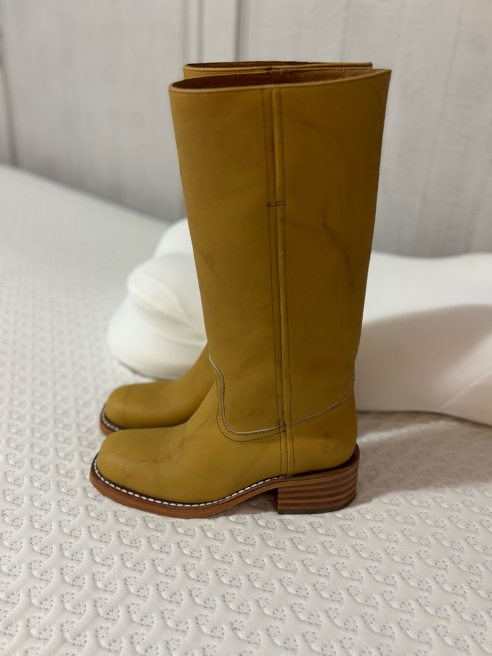Frye Campus 14L